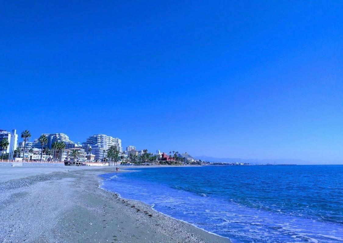 Apt Centrico Con Vistas Y Piscinas Benalmadena Exterior photo