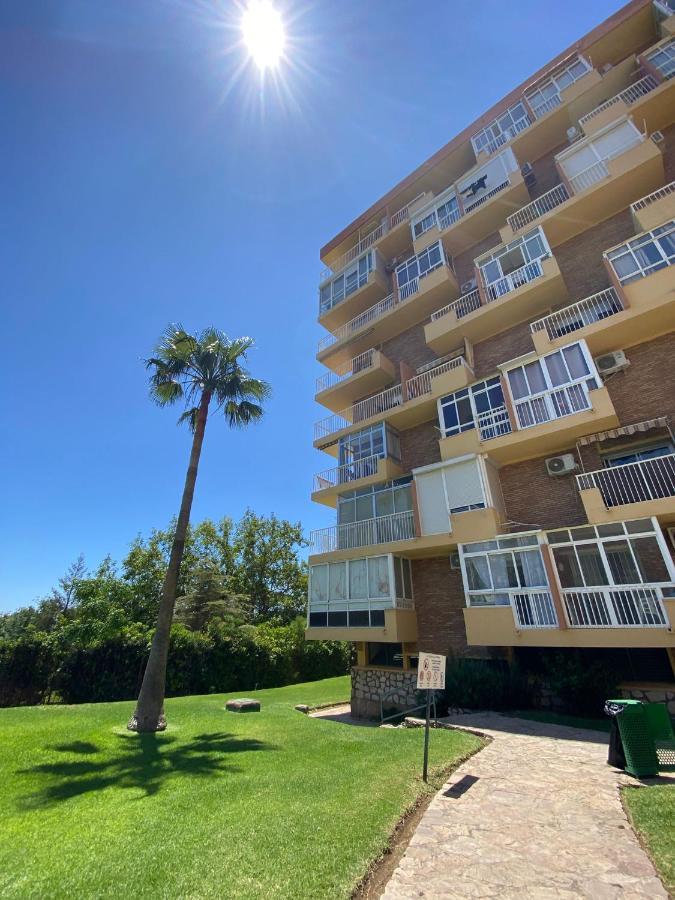 Apt Centrico Con Vistas Y Piscinas Benalmadena Exterior photo